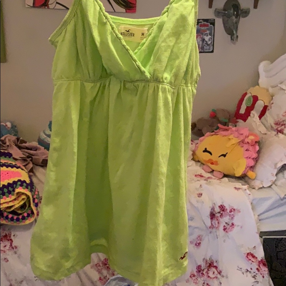 Hollister green top